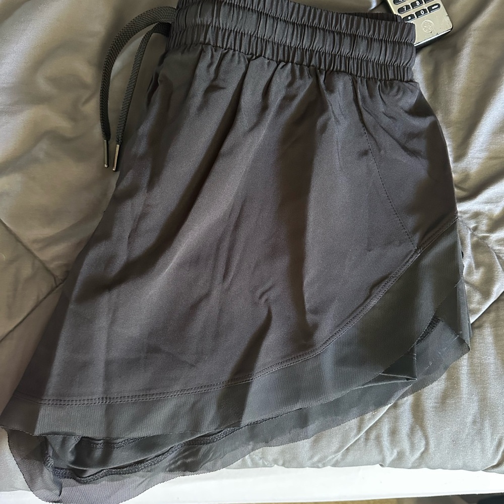 Halara Drawstring Contrast Mesh 2-in-1 Plus Size Shorts 4"